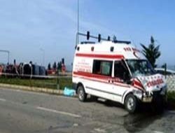 Cenaze aracı ambulansa çarptı