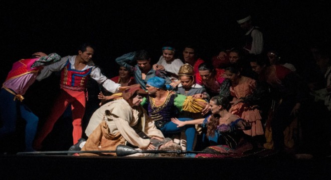 Bakan Ersoy, Dünya Tiyatro Günü nü kutladı