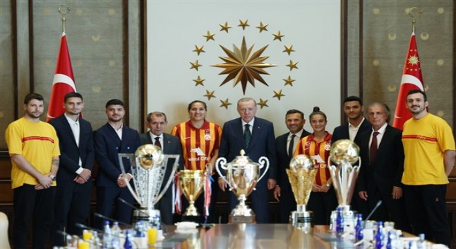 Cumhurbaşkanı Erdoğan Galatasaray Spor Kulübü nü kabul etti