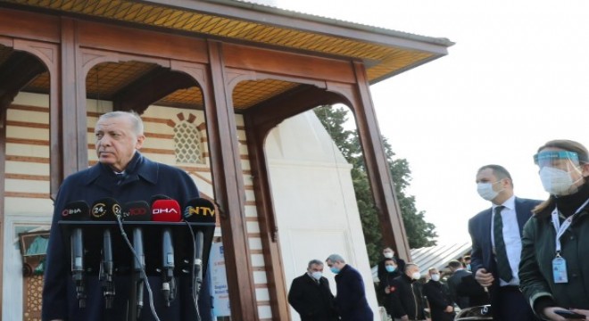 Erdoğan, cuma namazı sonrası gazetecilerin sorularını yanıtladı